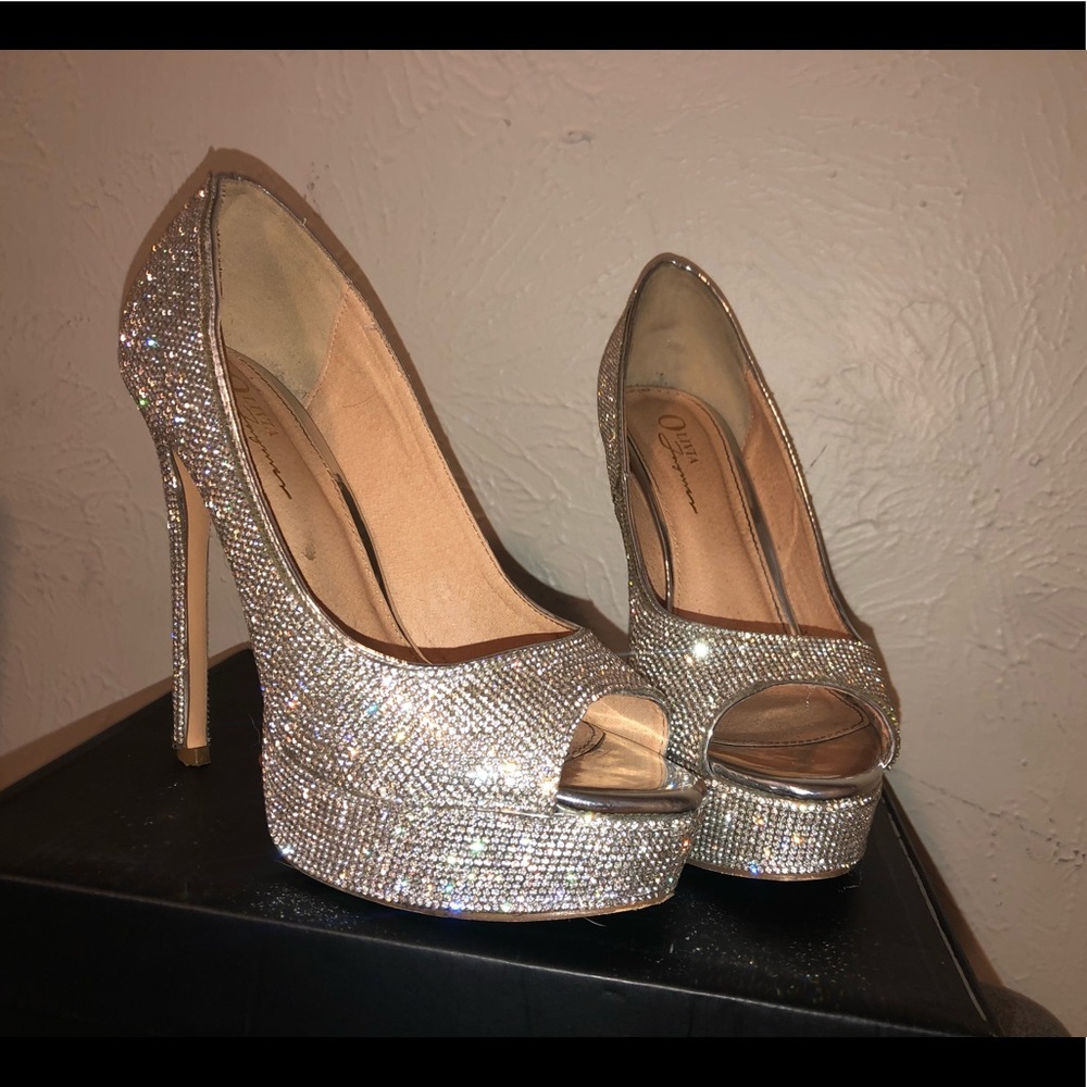 SILVER CRYSTAL PUMPS